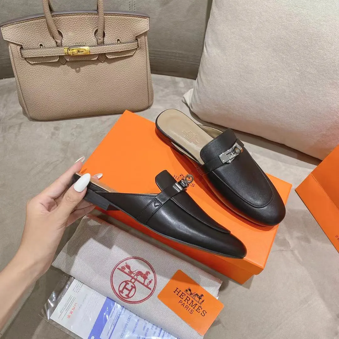 👟👟Ex-factory price 440👟👟Hermes/Hermes new kelly buckle sandal mule shoes for women flat toe lazy shoes and half slippers😄😄😄 Fabric: calfskin lining: sheepskin lining/3D floral cloth🌸🌸🌸 Code number: 35 36 37 38 39 40 41 Color: Black White Brown Outsole: Anti-leather pattern rubber outsole